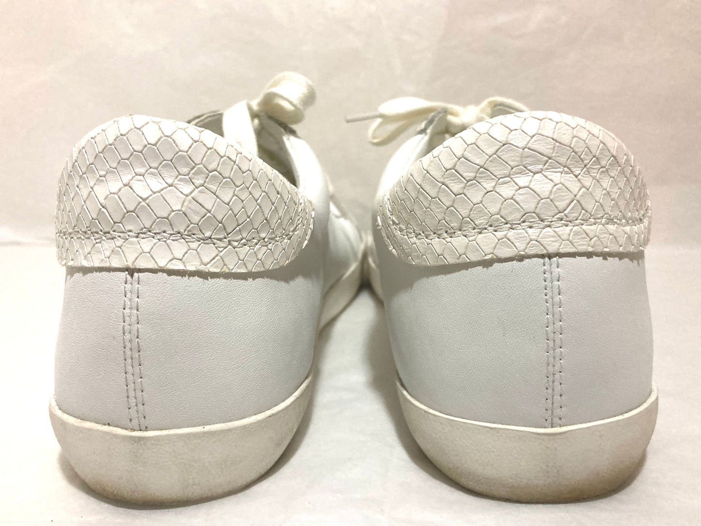 Banana Republic, white sneakers, women’s sneakers