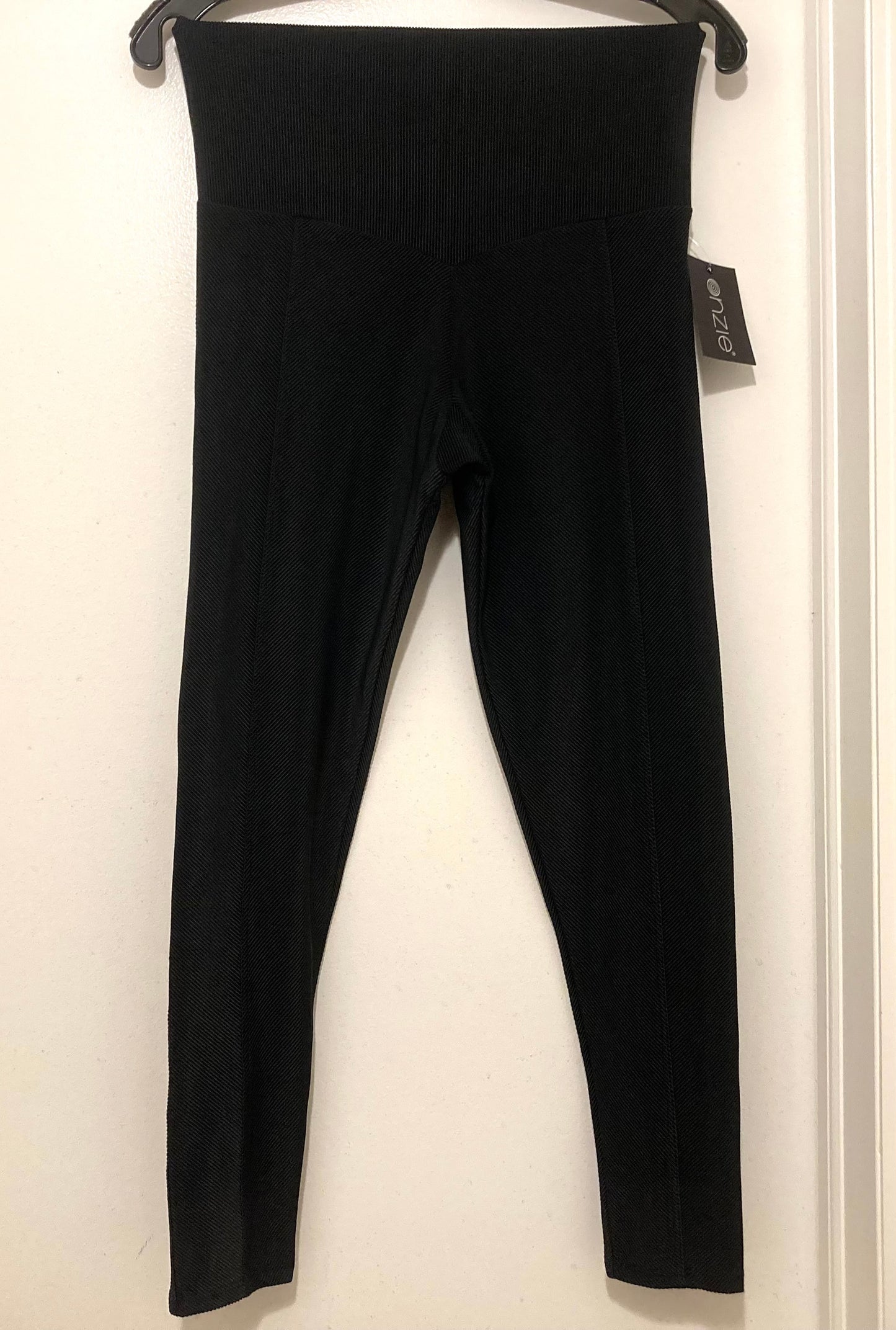 Onzie Women's Black Sweetheart Midi Sport Pants Size Medium / Large