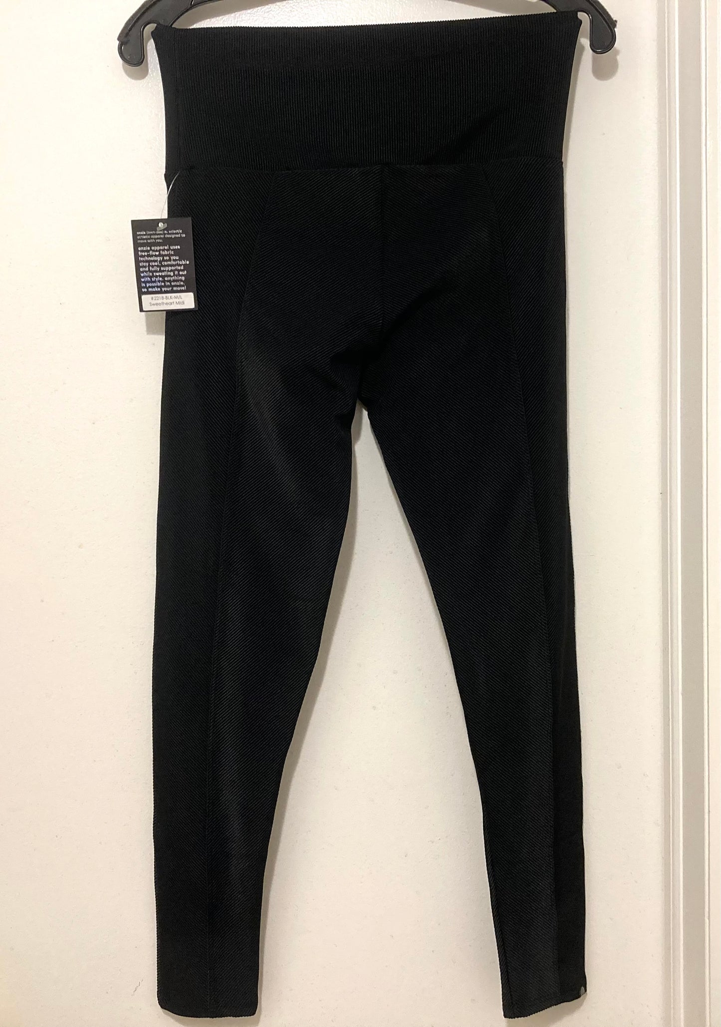 Onzie Women's Black Sweetheart Midi Sport Pants Size Medium / Large