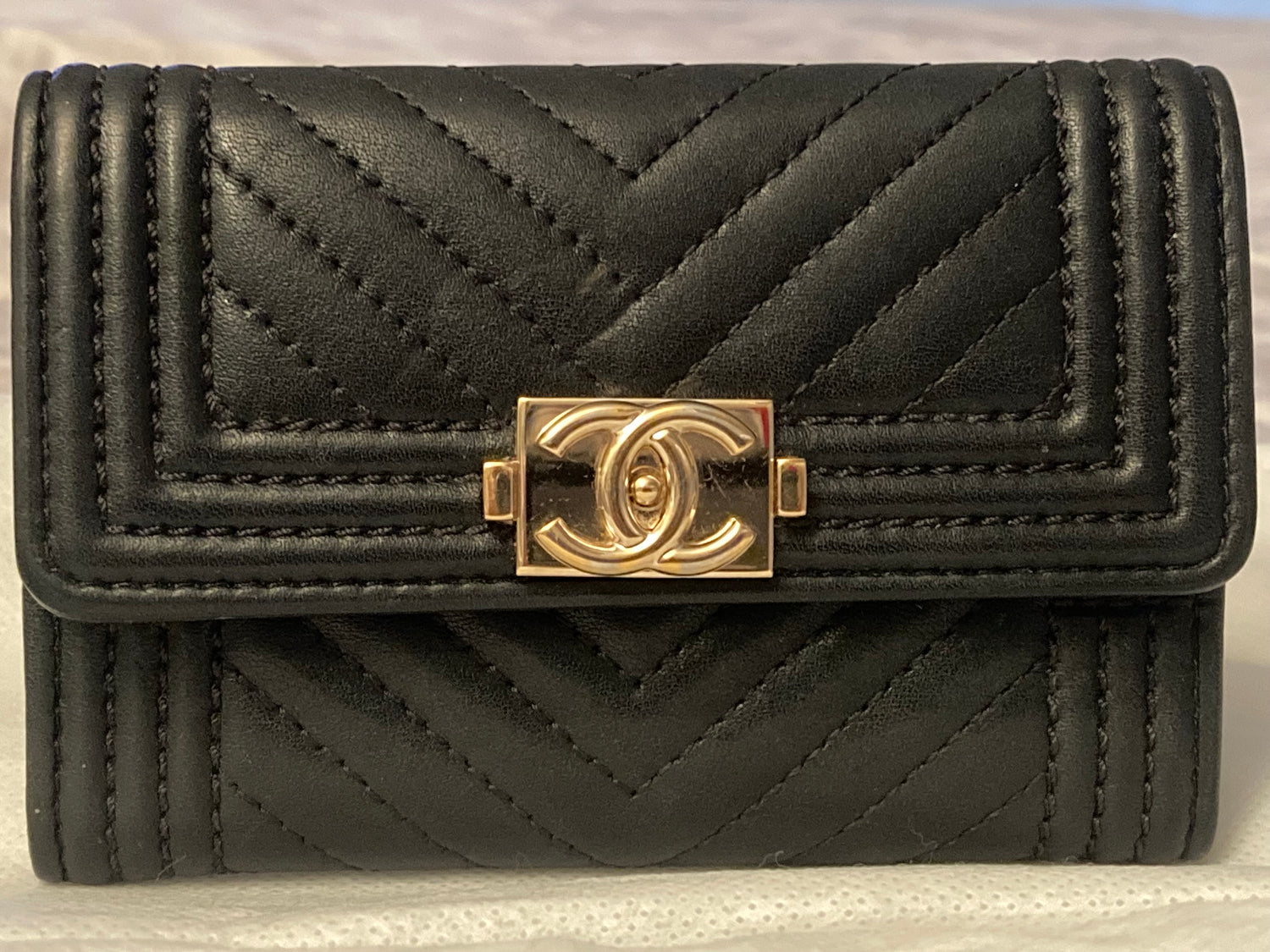 Handbags & Wallets