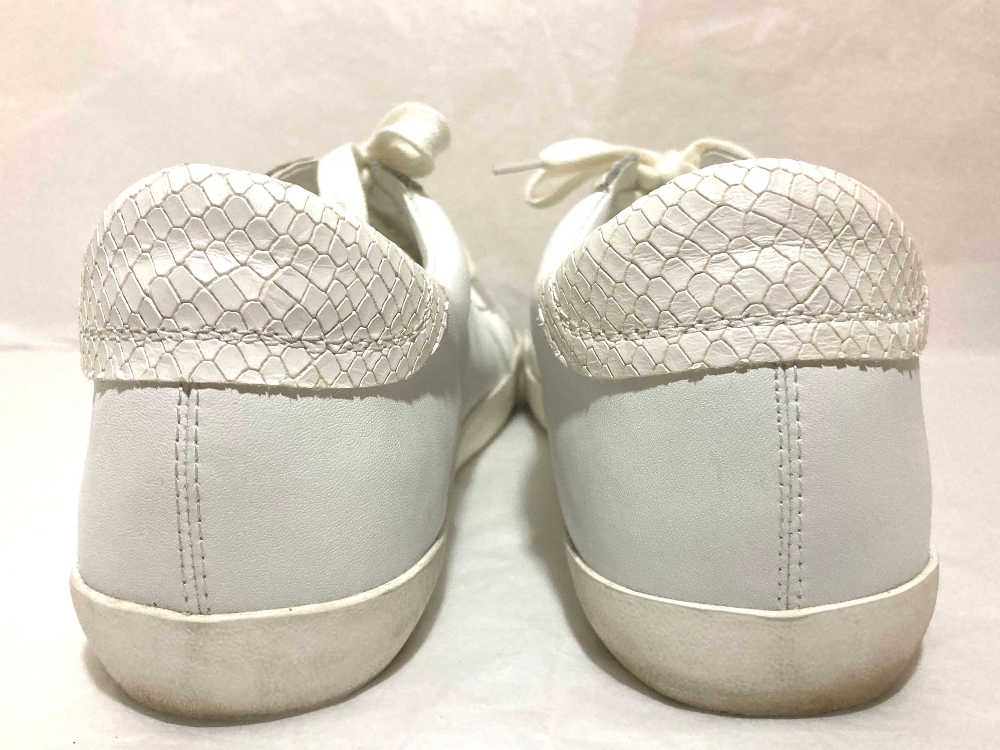 Banana Republic, white sneakers, women’s sneakers 