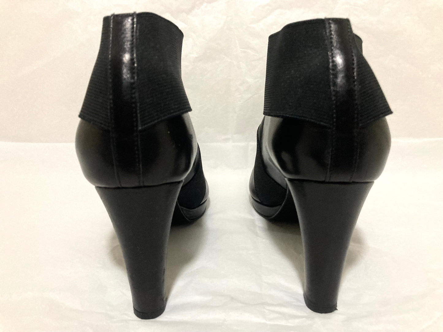 Vaneli Elegant Black Leather Women's Ankle Boots Size 7.5 M