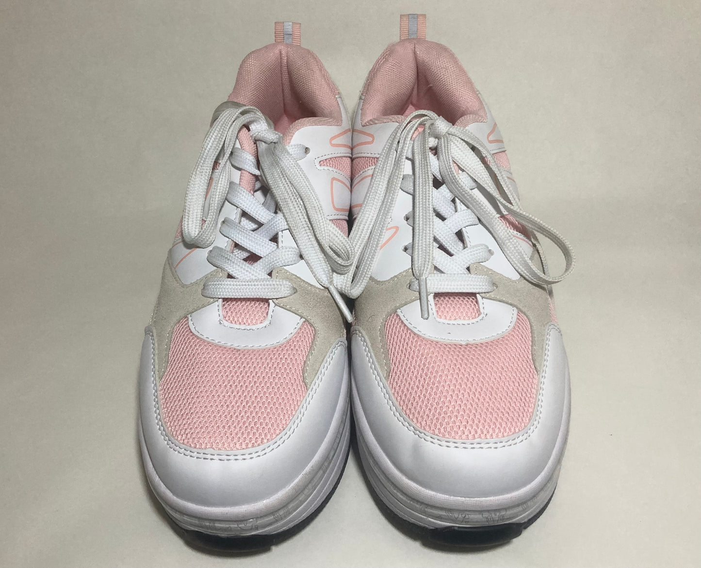 CHSSIH Pink and White Women's Sneaker Skates Size 40