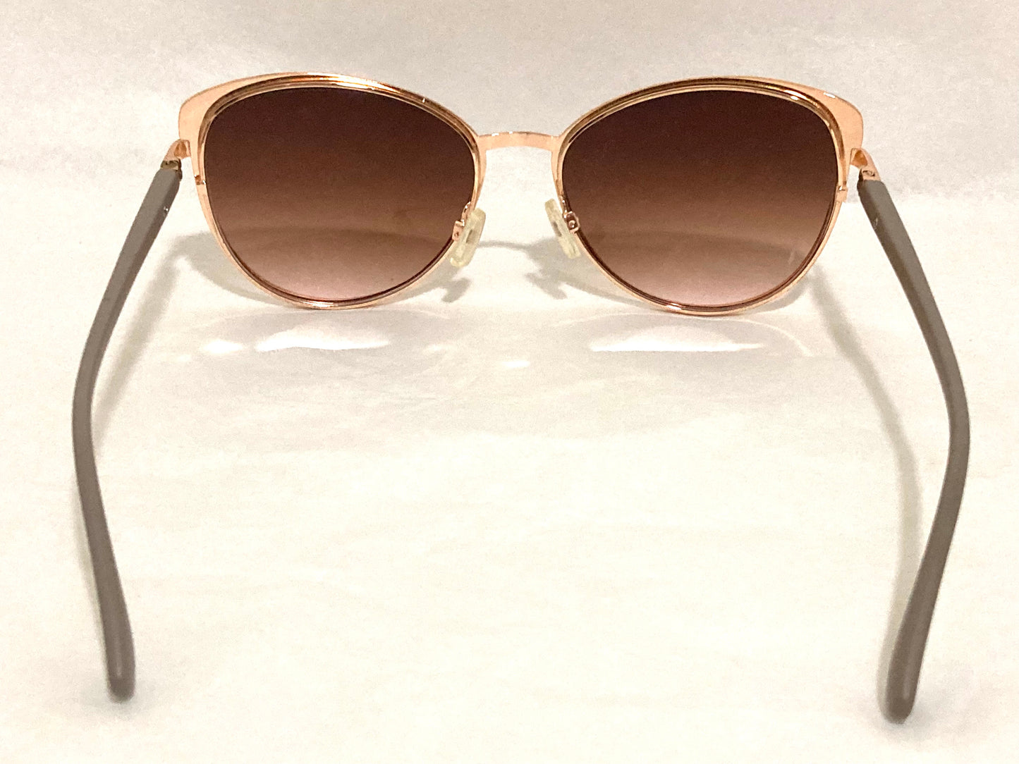 Jessica Simpson Stylish Black and Gold Women’s Sunglasses