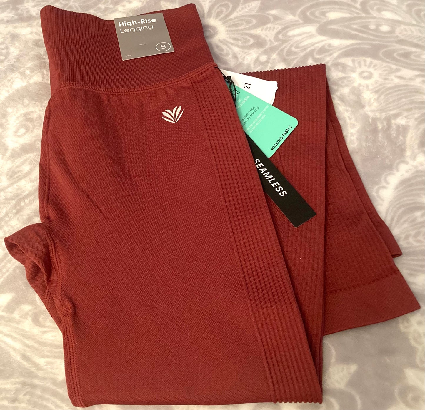 Forever 21 Women's High-Rise Seamless Leggings Dark Rust Size Small NWT